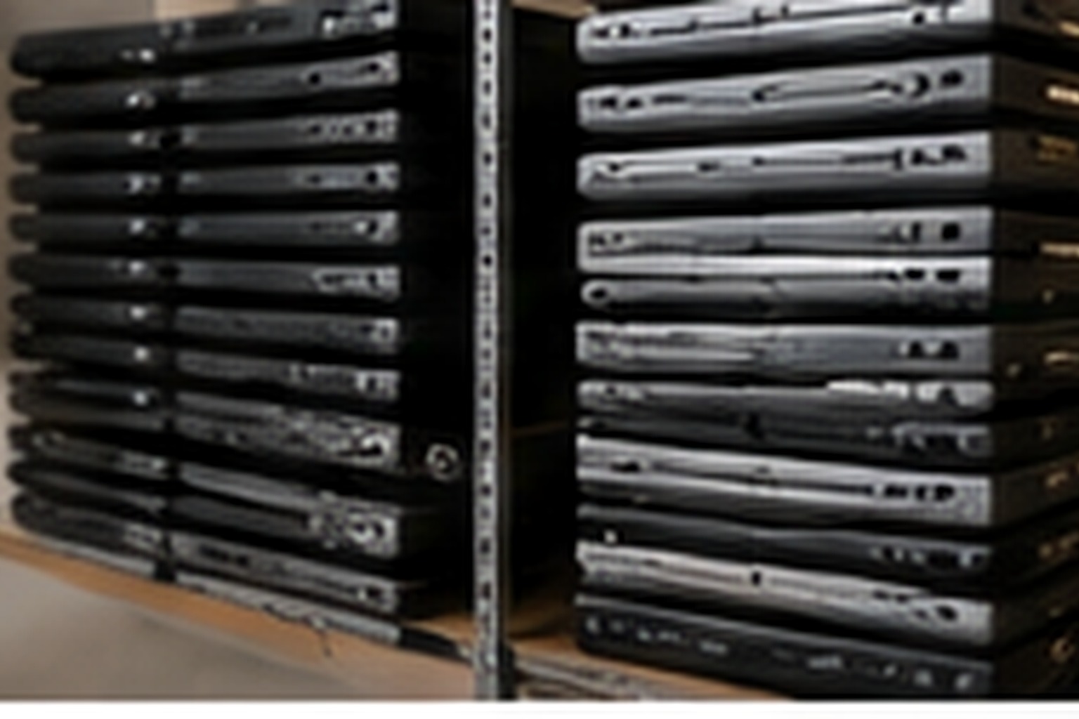 How to Scale IT Equipment as Headcount Changes — DeskStack business IT guide